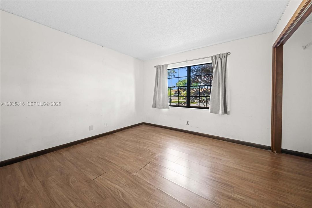 En Venta: $450,000 (2 camas, 2 baños, 1219 Pies cuadrados)