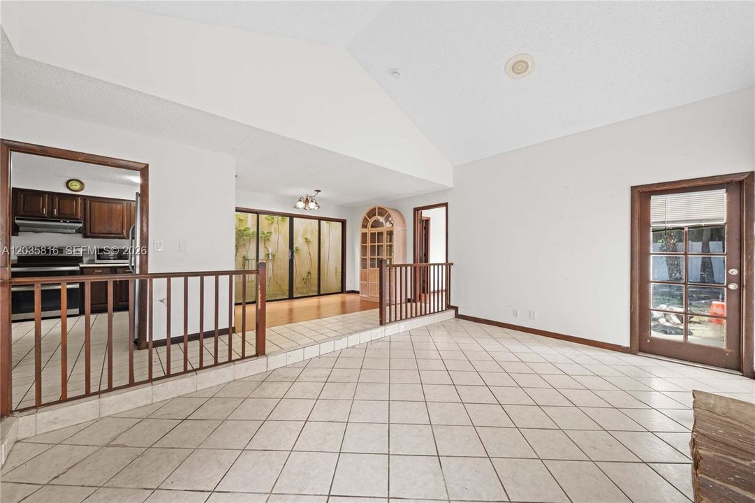 En Venta: $450,000 (2 camas, 2 baños, 1219 Pies cuadrados)