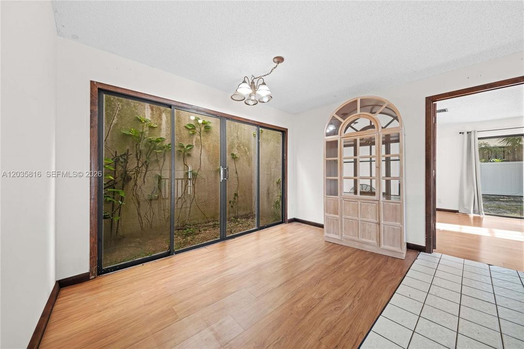 En Venta: $450,000 (2 camas, 2 baños, 1219 Pies cuadrados)