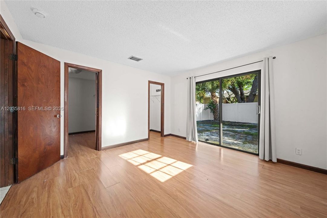 En Venta: $450,000 (2 camas, 2 baños, 1219 Pies cuadrados)