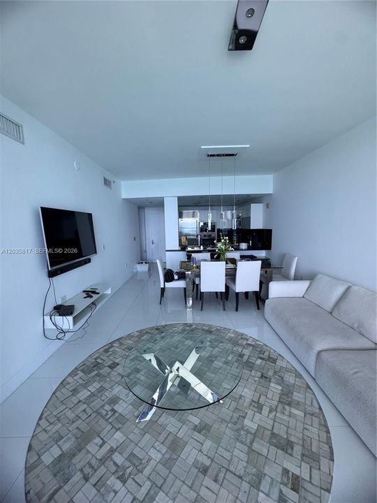 В аренду: $6,300 (1 спален, 1 ванн, 858 Квадратных фут)