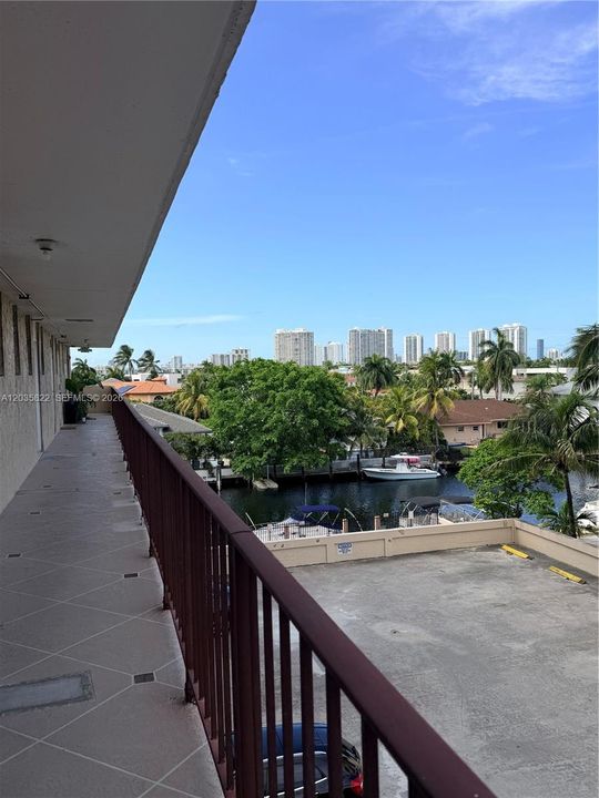 For Rent: $1,800 (1 beds, 1 baths, 792 Square Feet)