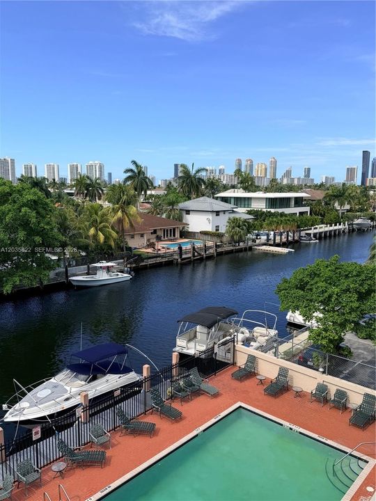 For Rent: $1,800 (1 beds, 1 baths, 792 Square Feet)