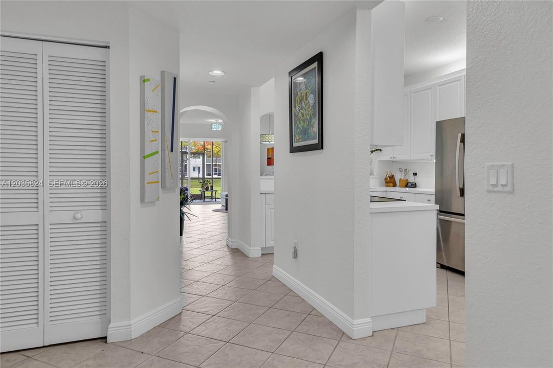 En Venta: $550,000 (3 camas, 2 baños, 1710 Pies cuadrados)