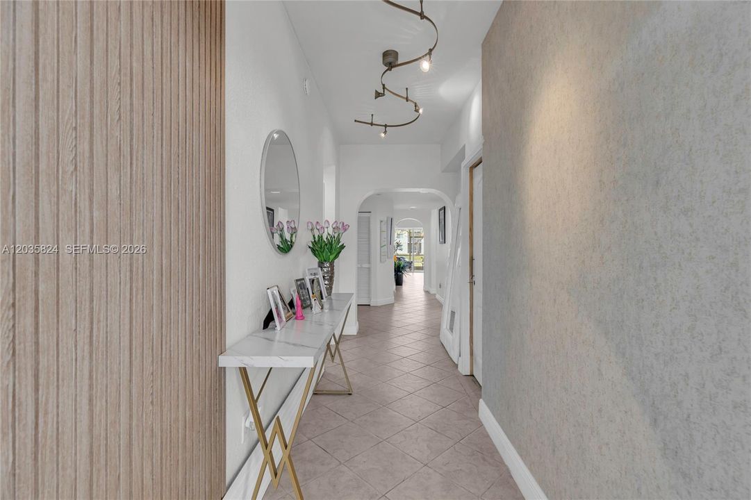 En Venta: $550,000 (3 camas, 2 baños, 1710 Pies cuadrados)