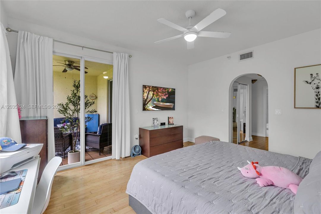En Venta: $550,000 (3 camas, 2 baños, 1710 Pies cuadrados)