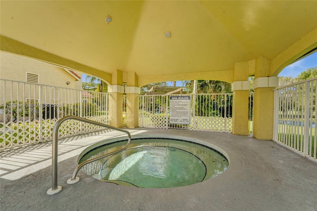 For Rent: $2,350 (2 beds, 2 baths, 1105 Square Feet)