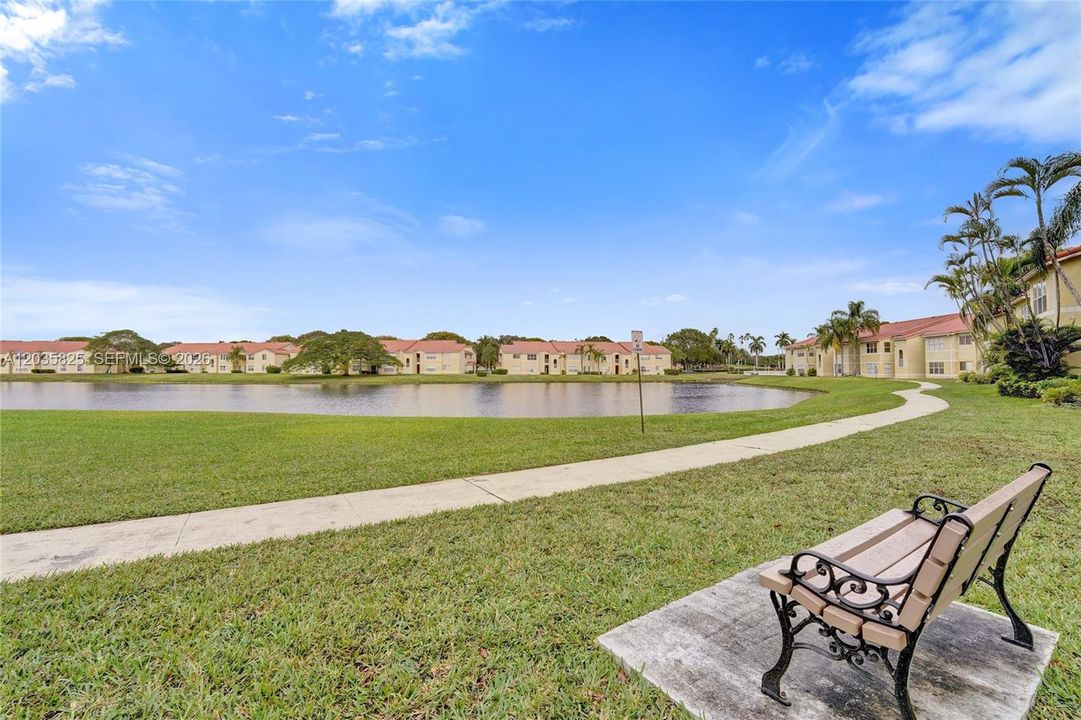 For Rent: $2,350 (2 beds, 2 baths, 1105 Square Feet)
