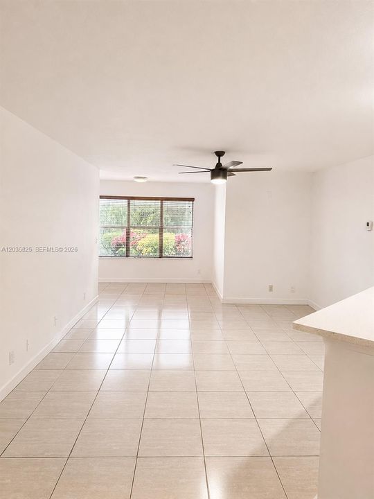 For Rent: $2,350 (2 beds, 2 baths, 1105 Square Feet)