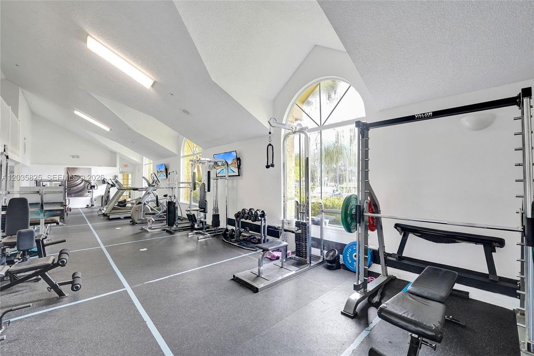 For Rent: $2,350 (2 beds, 2 baths, 1105 Square Feet)