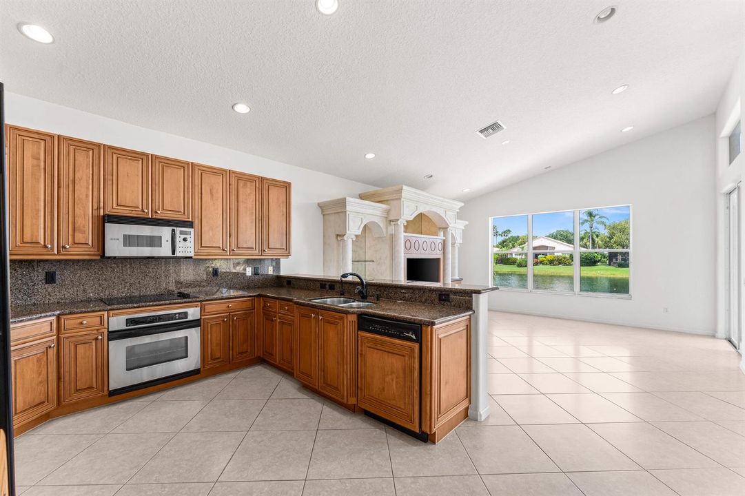 010-13215AlhambraLakeCircle-DelrayBeach-
