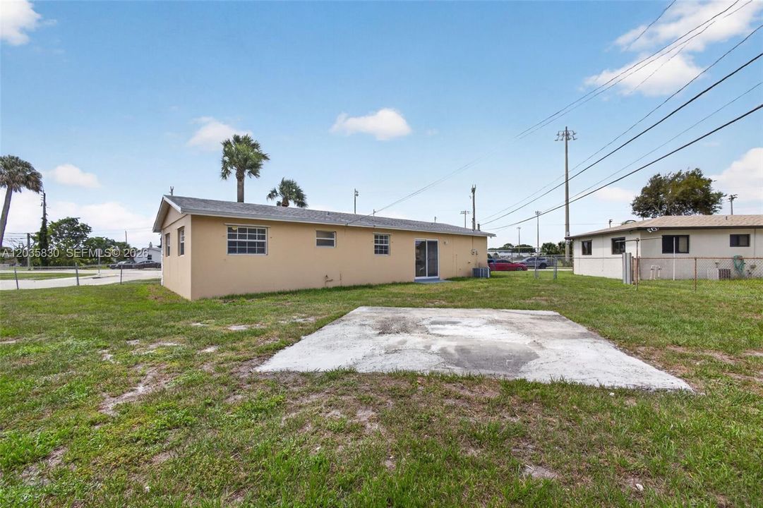 En Venta: $405,000 (4 camas, 2 baños, 1272 Pies cuadrados)