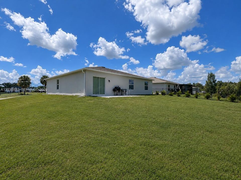 For Sale: $329,900 (4 beds, 2 baths, 1865 Square Feet)