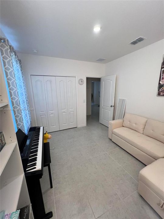 For Sale: $329,900 (4 beds, 2 baths, 1865 Square Feet)