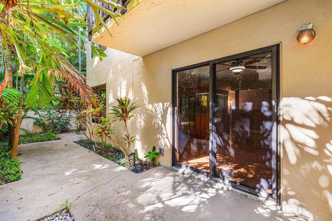 035-16VíaLago-BoyntonBeach-FL-33435-SMAL