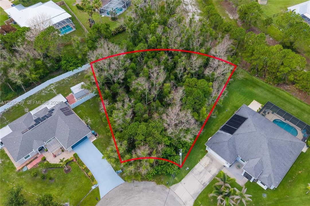На продажу: $185,000 (0.31 acres)