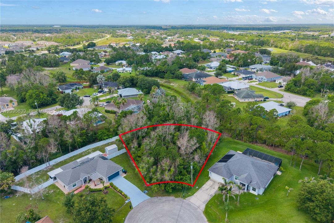 На продажу: $185,000 (0.31 acres)