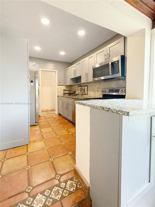 В аренду: $2,800 (2 спален, 1 ванн, 1643 Квадратных фут)