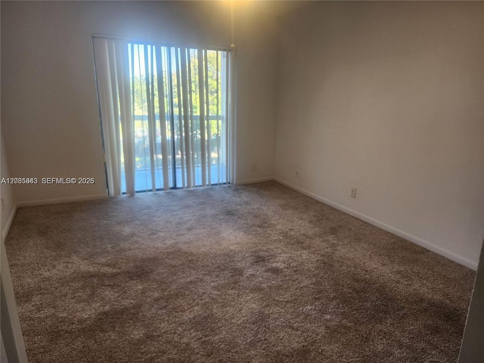 For Rent: $1,875 (1 beds, 1 baths, 710 Square Feet)