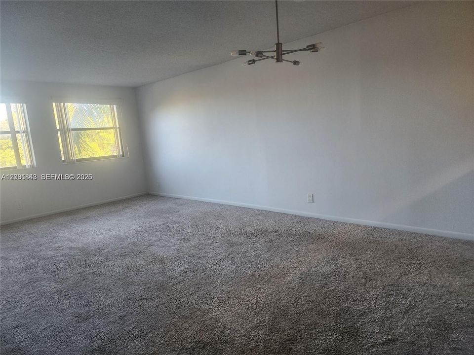 For Rent: $1,875 (1 beds, 1 baths, 710 Square Feet)