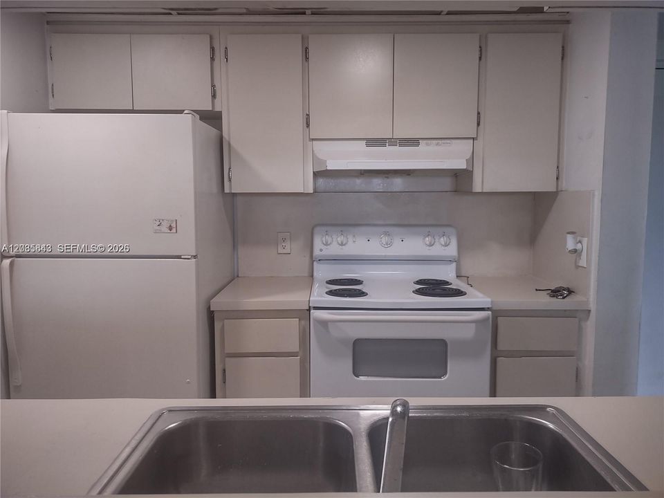 For Rent: $1,875 (1 beds, 1 baths, 710 Square Feet)
