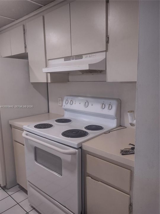 For Rent: $1,875 (1 beds, 1 baths, 710 Square Feet)