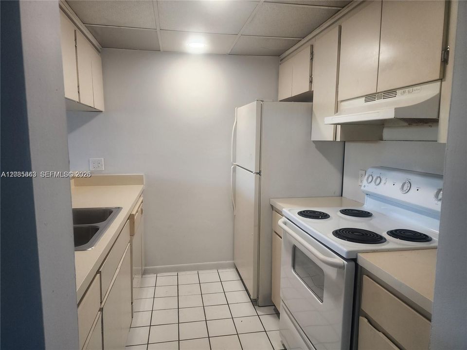 For Rent: $1,875 (1 beds, 1 baths, 710 Square Feet)