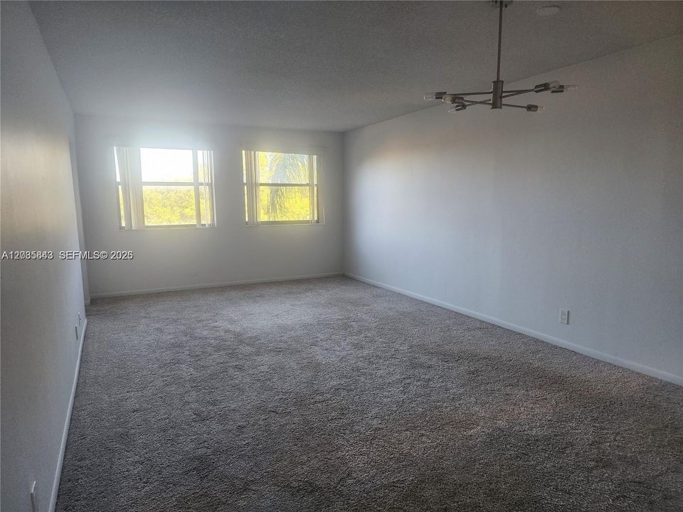 For Rent: $1,875 (1 beds, 1 baths, 710 Square Feet)