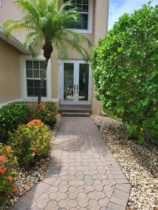 На продажу: $895,000 (6 спален, 4 ванн, 2940 Квадратных фут)