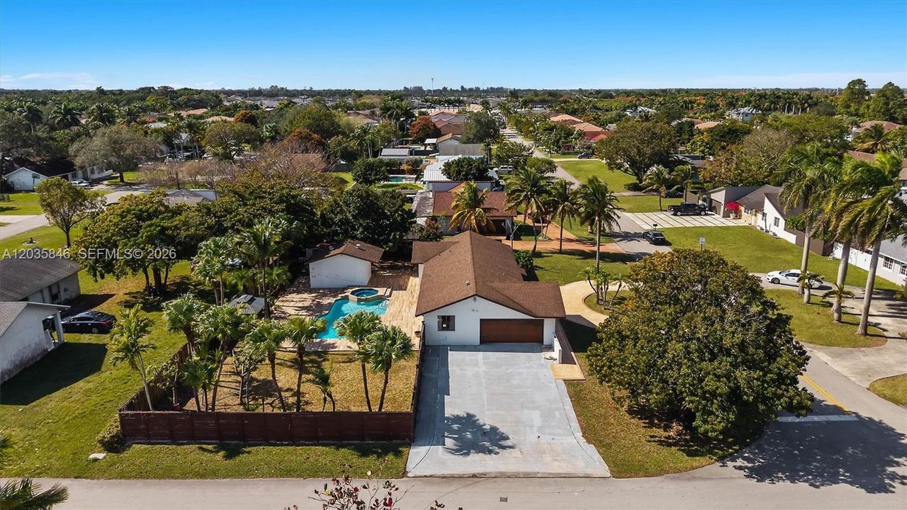 En Venta: $820,000 (3 camas, 3 baños, 2109 Pies cuadrados)