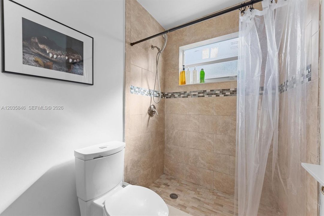 En Venta: $820,000 (3 camas, 3 baños, 2109 Pies cuadrados)