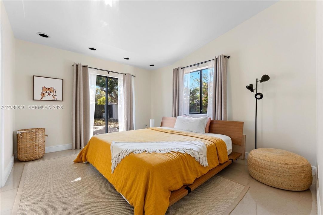En Venta: $820,000 (3 camas, 3 baños, 2109 Pies cuadrados)