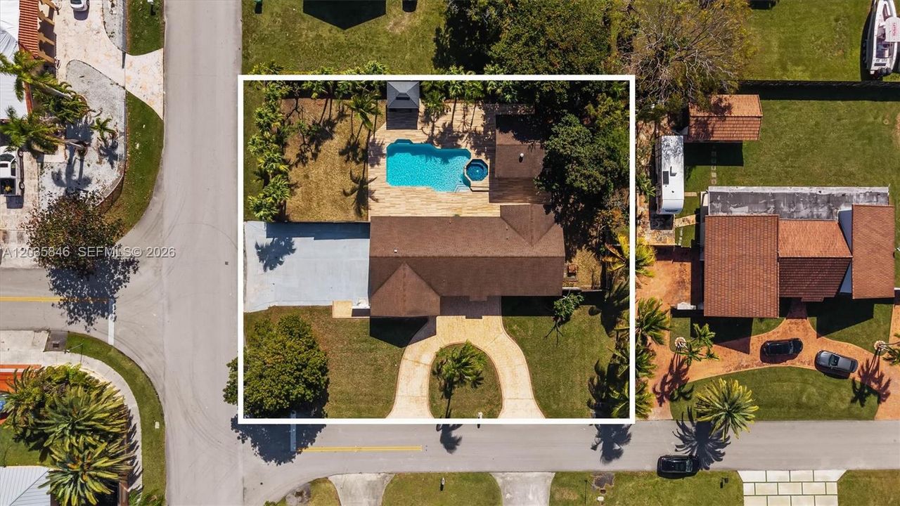 En Venta: $820,000 (3 camas, 3 baños, 2109 Pies cuadrados)