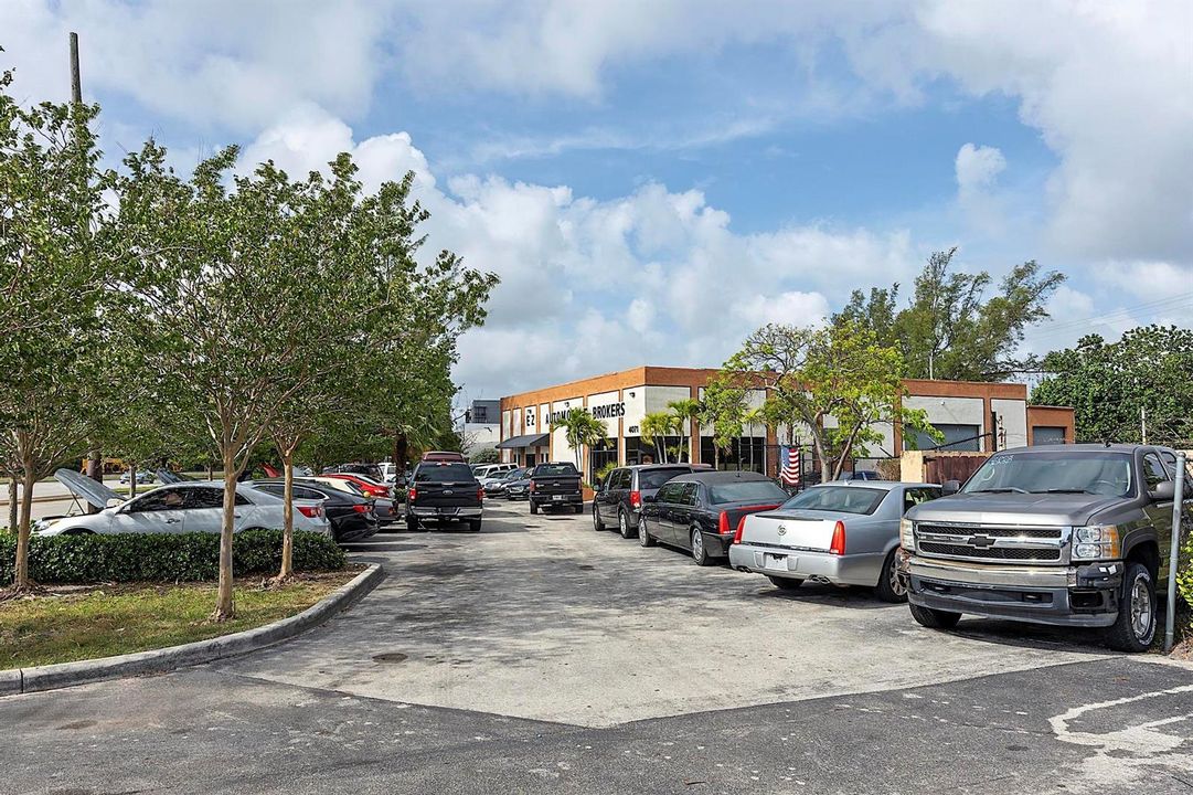 4071 N. Dixie Hwy - 020