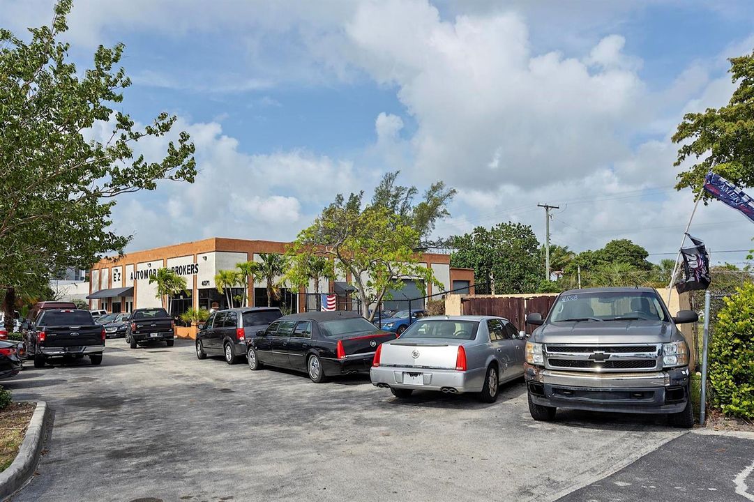 4071 N. Dixie Hwy - 019