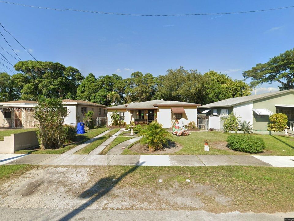 For Sale: $410,000 (3 beds, 1 baths, 1556 Square Feet)
