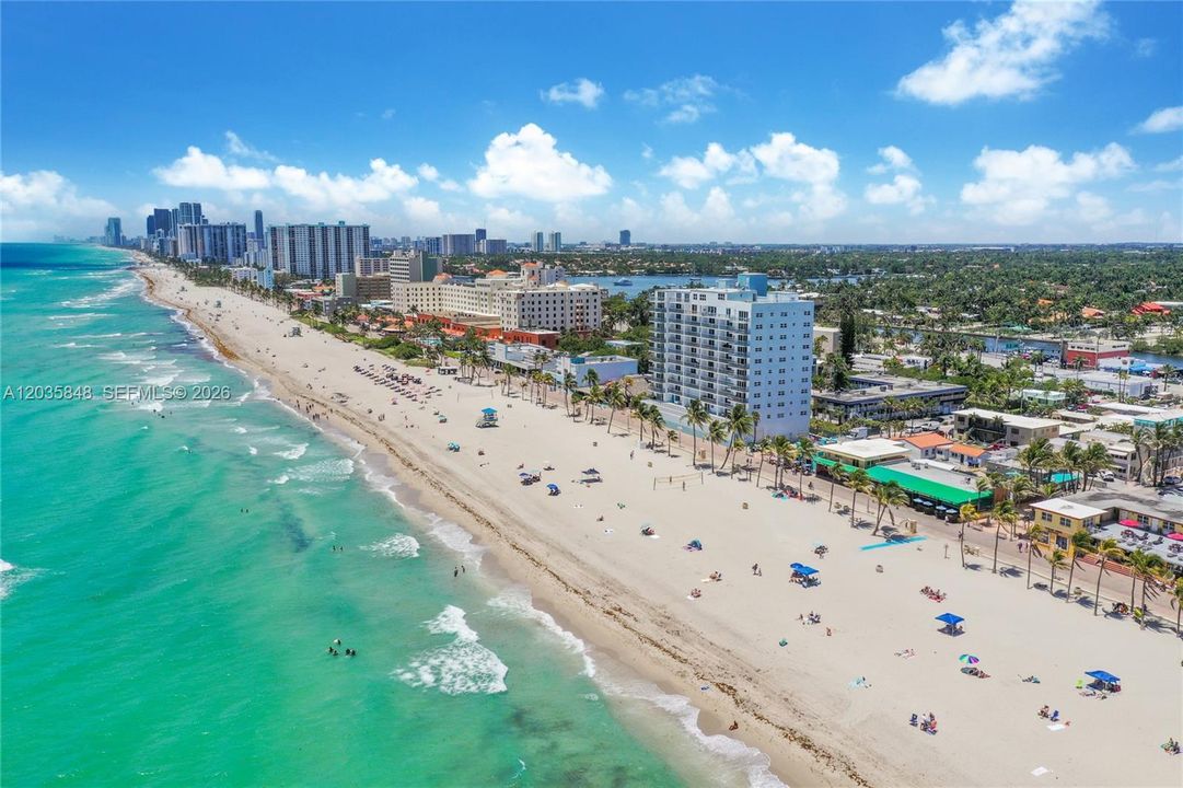 For Sale: $495,000 (2 beds, 1 baths, 822 Square Feet)
