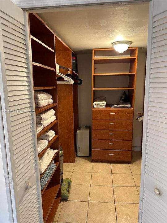 На продажу: $299,000 (1 спален, 1 ванн, 650 Квадратных фут)