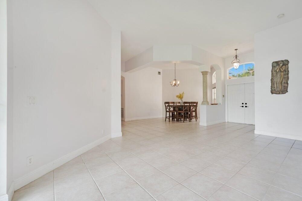 006_trevisuality_5005_nw_57th_terr-6_540