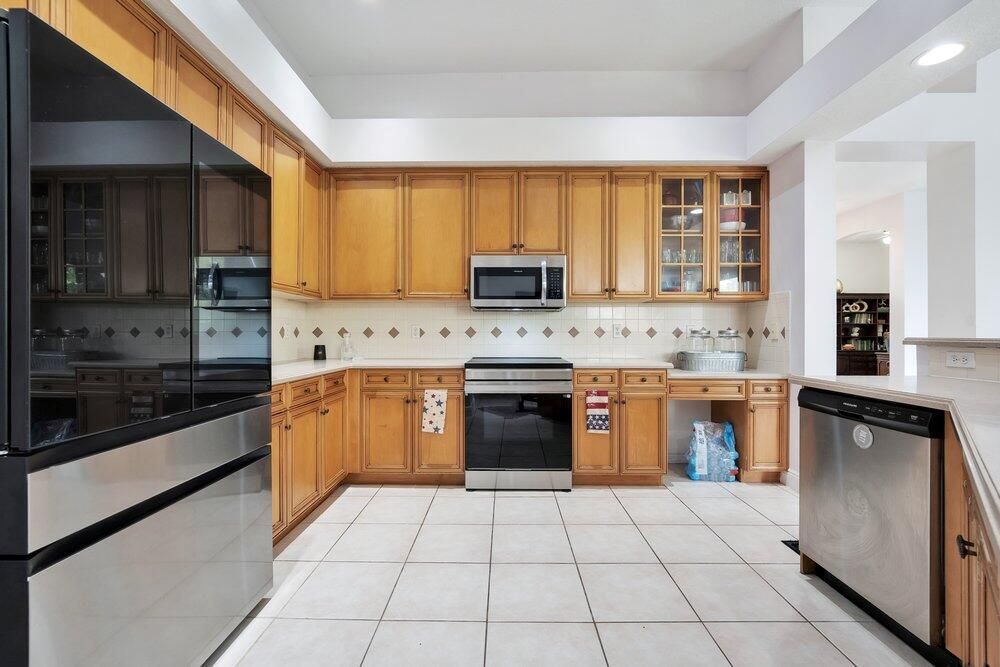 009_trevisuality_5005_nw_57th_terr-9_45