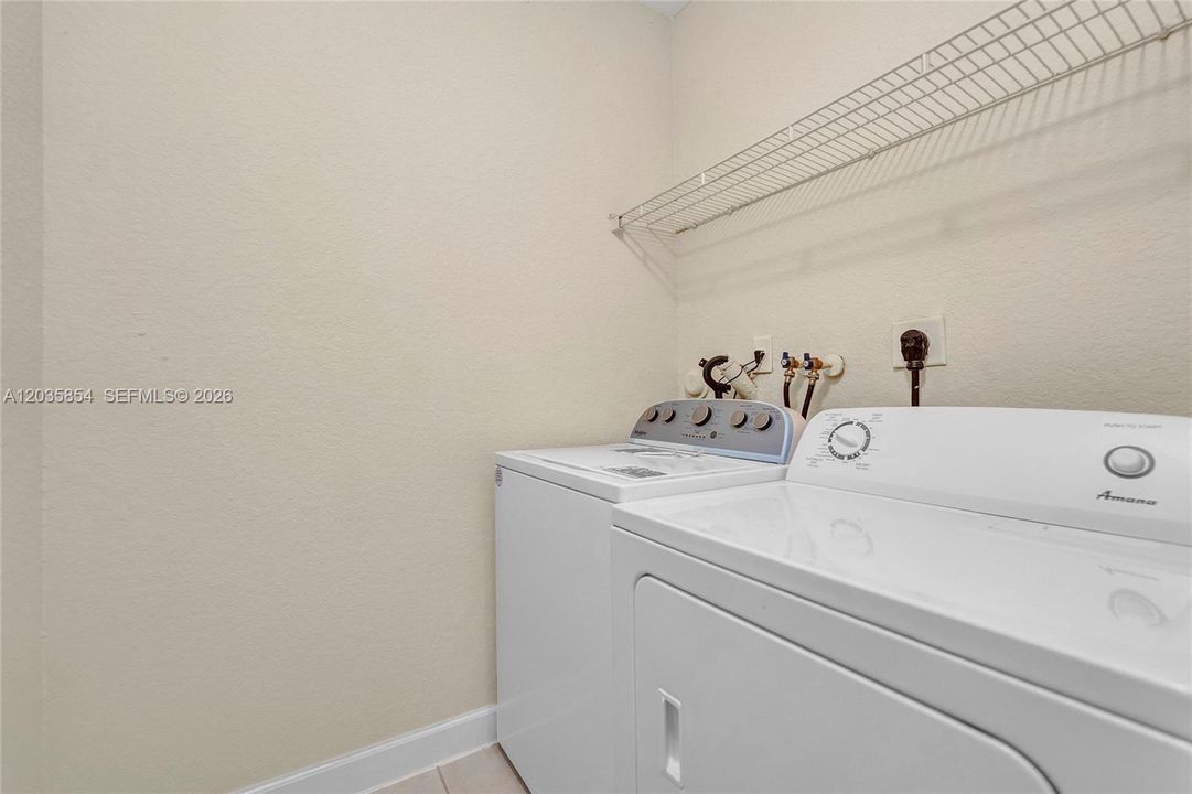 For Sale: $364,999 (4 beds, 3 baths, 1965 Square Feet)