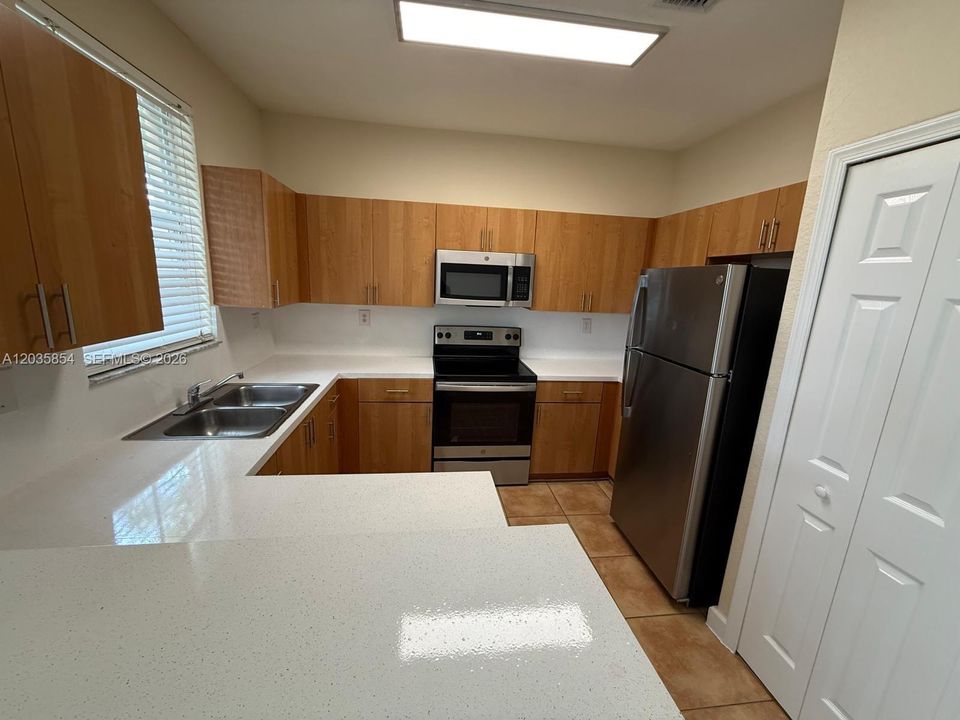 For Sale: $364,999 (4 beds, 3 baths, 1965 Square Feet)