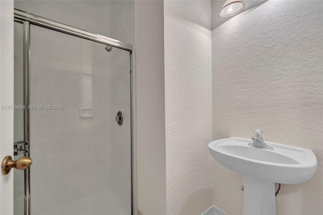 For Sale: $364,999 (4 beds, 3 baths, 1965 Square Feet)