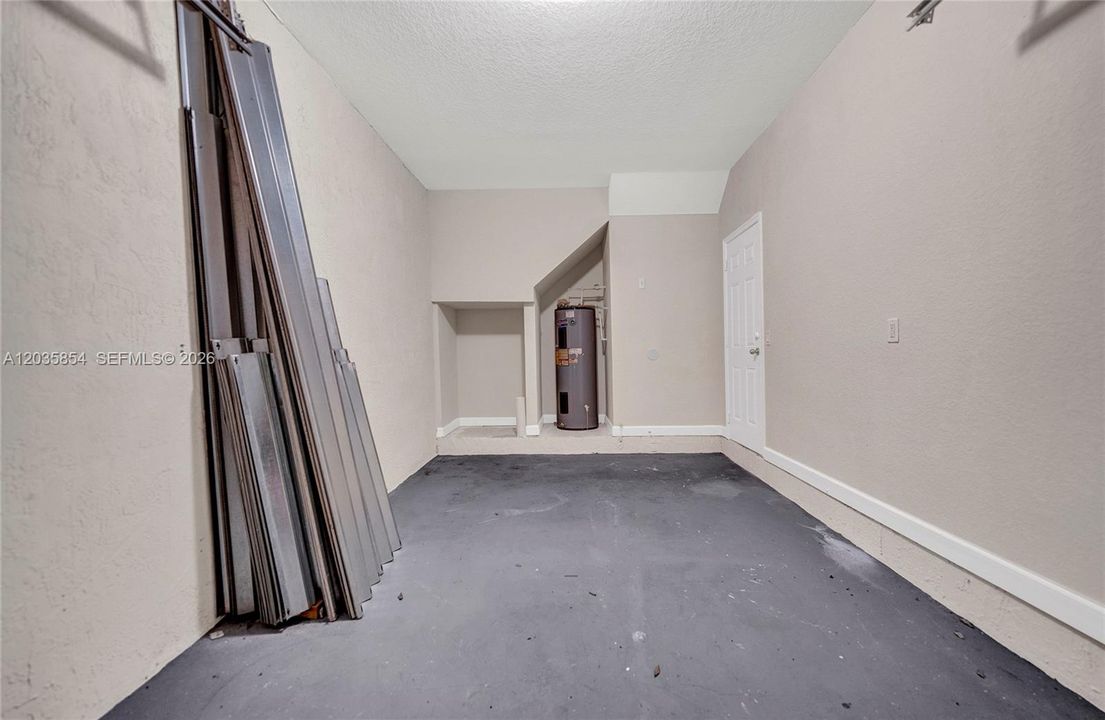 For Sale: $364,999 (4 beds, 3 baths, 1965 Square Feet)