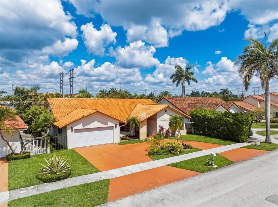 For Sale: $825,000 (4 beds, 2 baths, 2326 Square Feet)