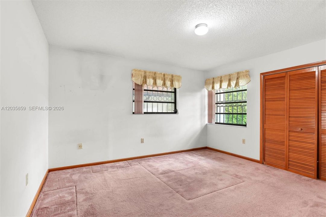 For Sale: $825,000 (4 beds, 2 baths, 2326 Square Feet)