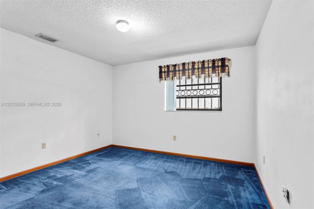 For Sale: $825,000 (4 beds, 2 baths, 2326 Square Feet)