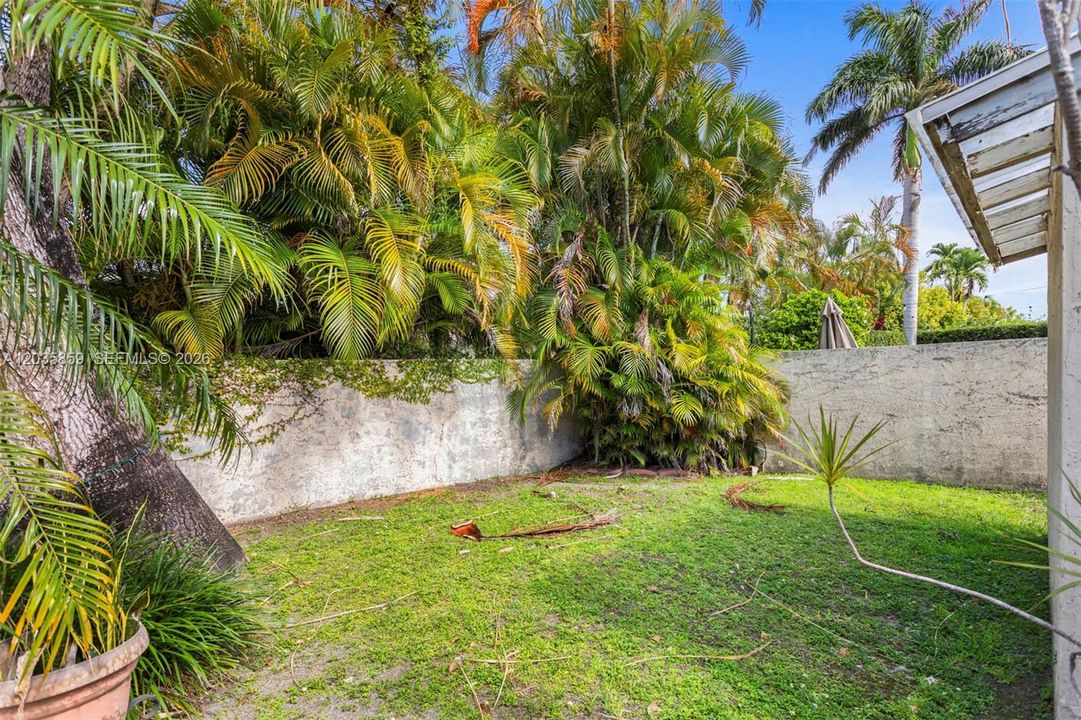 For Sale: $825,000 (4 beds, 2 baths, 2326 Square Feet)