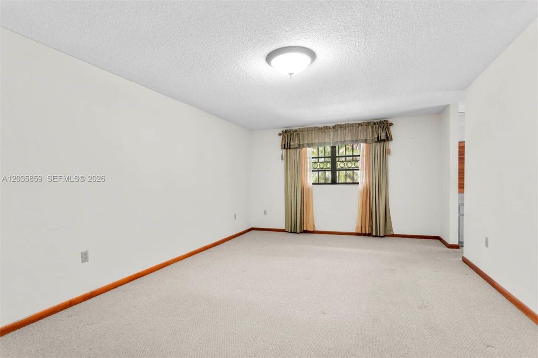 For Sale: $825,000 (4 beds, 2 baths, 2326 Square Feet)