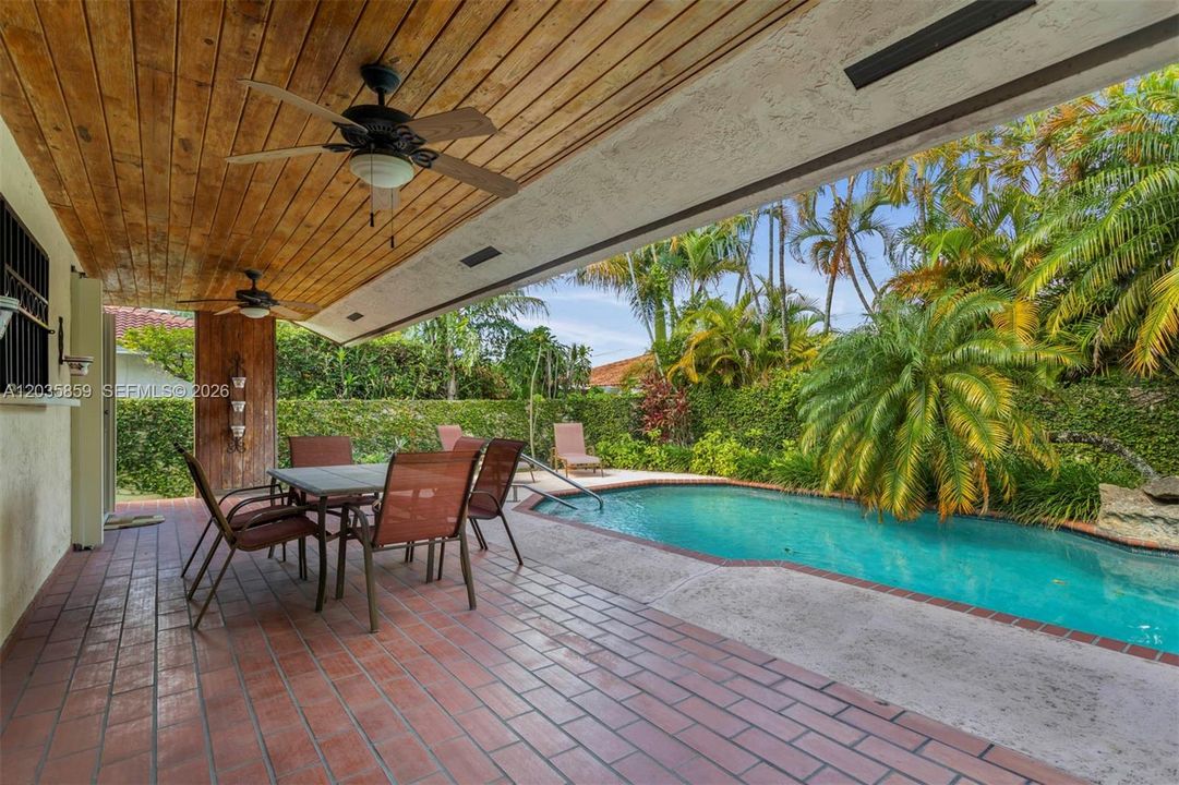 For Sale: $825,000 (4 beds, 2 baths, 2326 Square Feet)